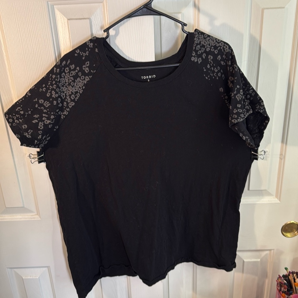 Torrid classic fit tee